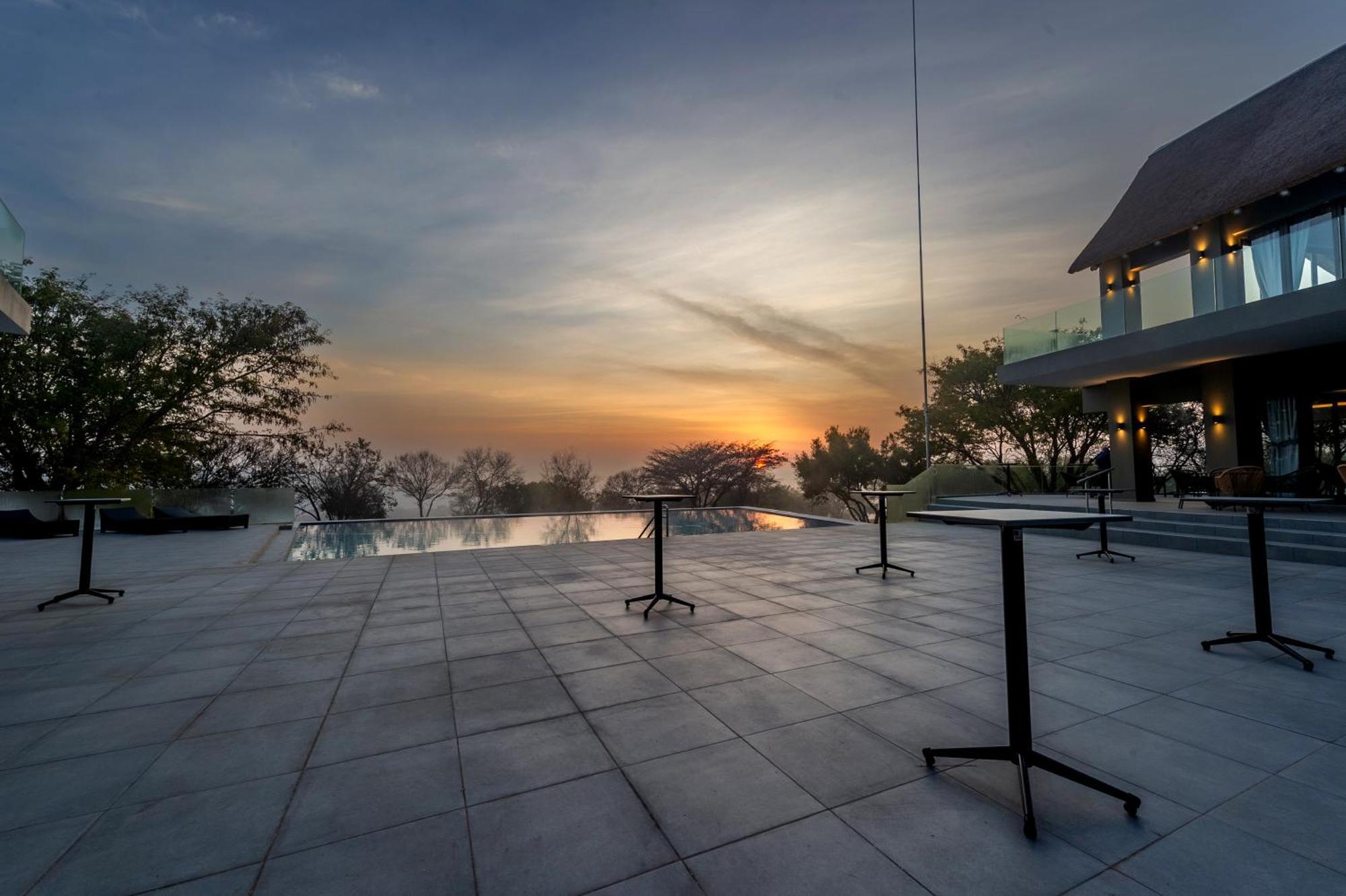 La Joya Lodge Conference Centre And Spa Pelindaba Exterior photo
